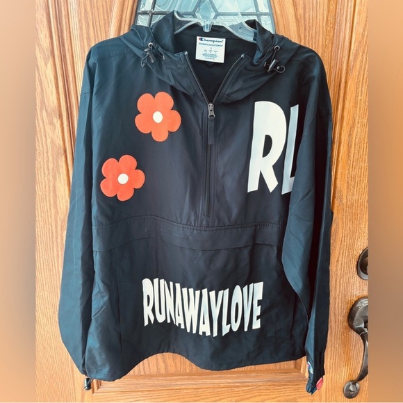 NWT Champion  Stadium Packable Jacket Windbreaker- Wind & Rain Resistant Size L - Picture 1 of 10